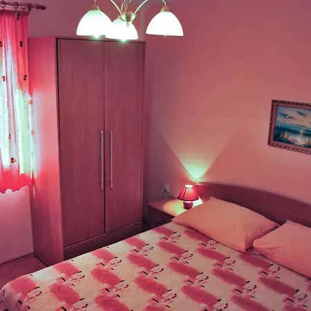 In Muntic/istrien 10956 Holiday home