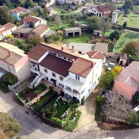 In Muntic/istrien 10956 Holiday home